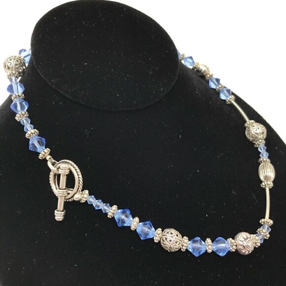 Blue and silver glass bead necklace. - Picture 2 of 4